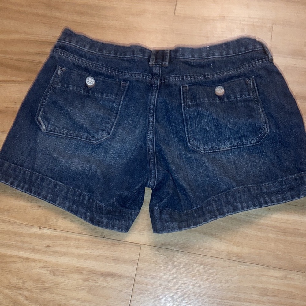 Shorts - Picture 3 of 3